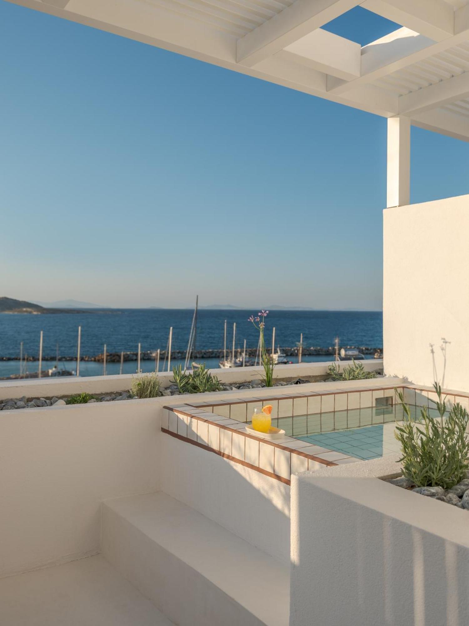 Отель Aegean Colors Paros Науса Экстерьер фото